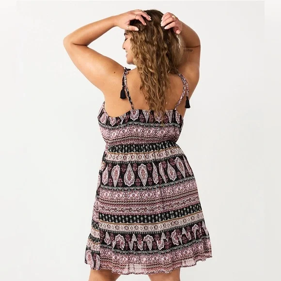 NWT Juniors' Live To Be Spoiled Tassel Tie Shoulder Skater Dress Size 1X - Picture 2 of 6